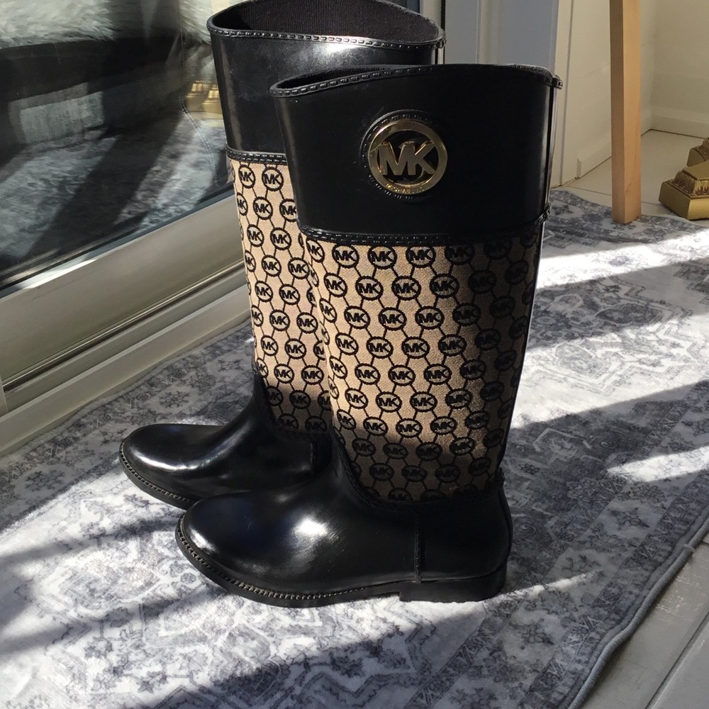 Michael Kors Black and Beige Logo Rain Boots
